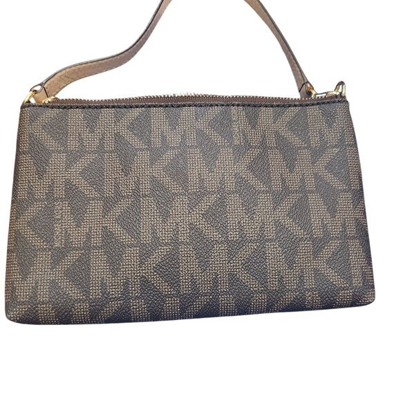 Michael Kors NWOT Jet Set Signature Large Wristlet - Picture 9 of 13